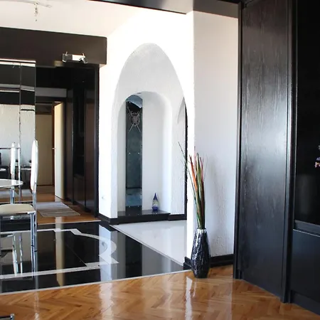 Apartament Tina *