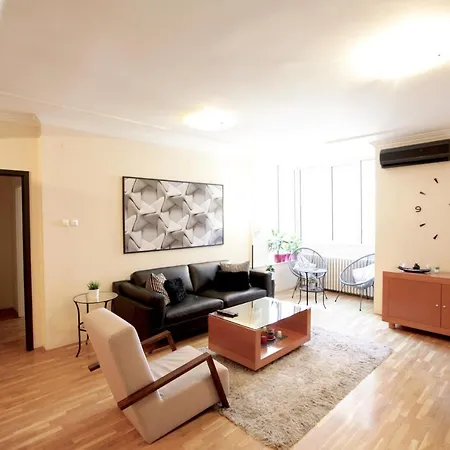Apartament Tina